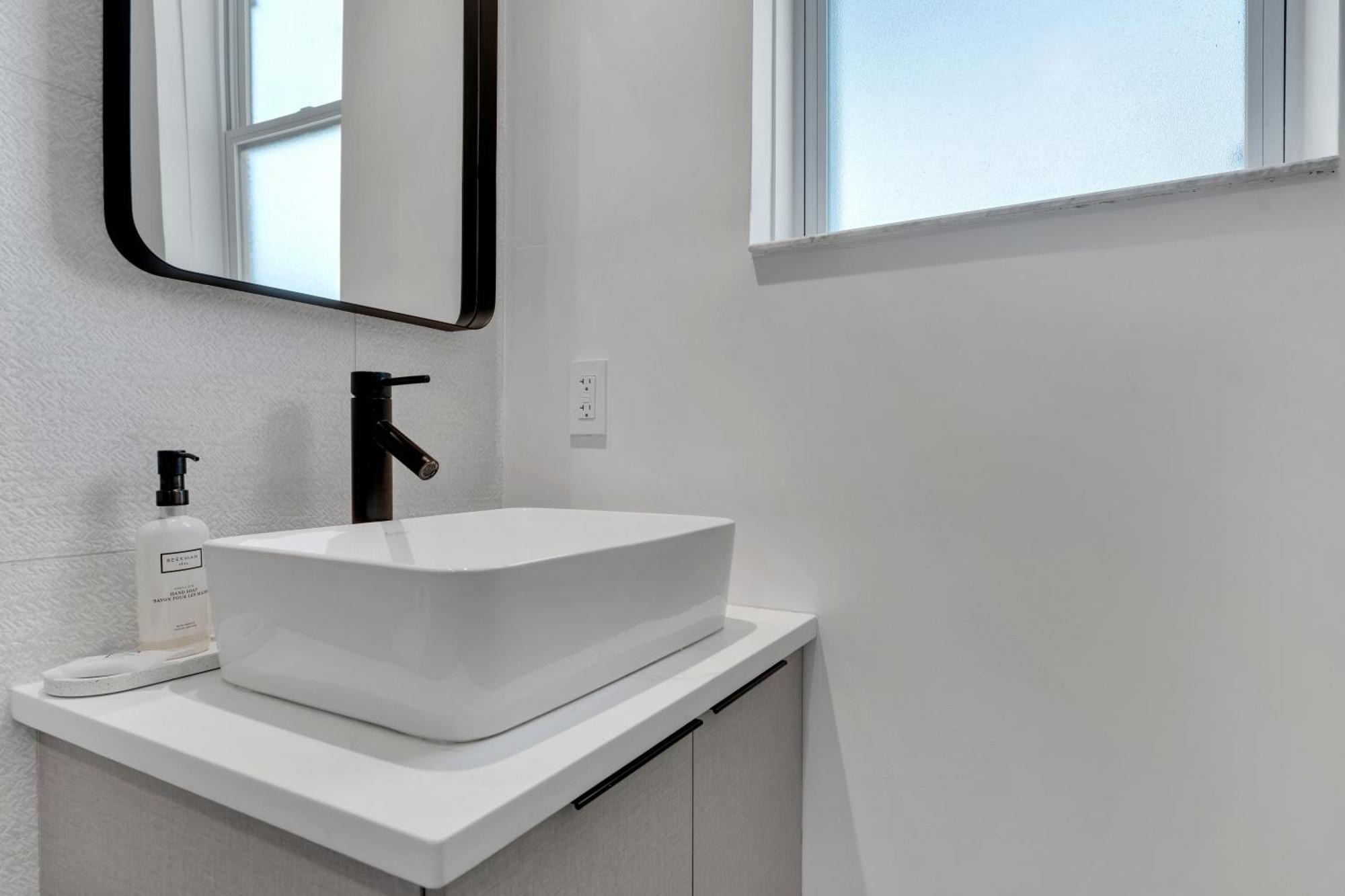 The St Laurent Guest Rooms アズベリー・パーク エクステリア 写真
